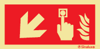 Señal de equipo de lucha contra incendio con el pictograma de pulsador de alarma y flecha diagonal hacia bajo a la izquierda