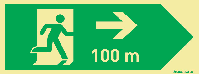 Señal fotoluminiscente en aluminio de evacuación según la norma ISO 7010 para túneles con el pictograma de dirección de evacuación a la derecha y los metros necesarios para recorrer hasta la salida - 100m
