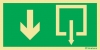 Señal de evacuación con el pictograma de SALIDA y con flecha vertical hacia bajo según exigencia de la norma UNE 23-034