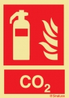 Señal de equipo de lucha contra incendio con el pictograma y texto de extintor de CO2