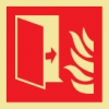 Señal de equipo de lucha contra incendio con el pictograma de puerta resistente al fuego
