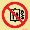 Señal de prohibición con el pictograma de no utilizar el ascensor