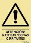 Señal de advertencia con el pictograma y texto de materias nocivas o irritantes
