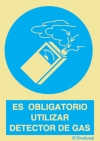 Señal de obligación con el pictograma y texto de obligatorio el uso de detector de gases