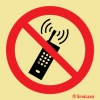 Señal de prohibición con el pictograma de prohibido utilizar teléfonos móviles