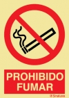 Señal de prohibición con el pictograma y texto de prohibido fumar