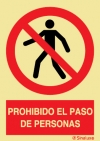 Señal de prohibición con el pictograma y texto de prohibido el paso de personas no autorizadas