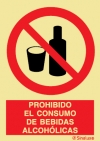Señal de prohibición con el pictograma y texto de prohibido el consumo de bebidas alcohólicas