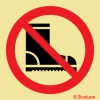 Señal de prohibición con el pictograma de prohibido el uso de calzado con herrajes