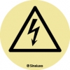 Pegatina autoadhesiva de peligro con el pictograma de riesgo eléctrico