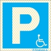 Señal reflectoluminiscente para aparcamientos con el pictograma de parking con silla de ruedas para personas con discapacidad motora